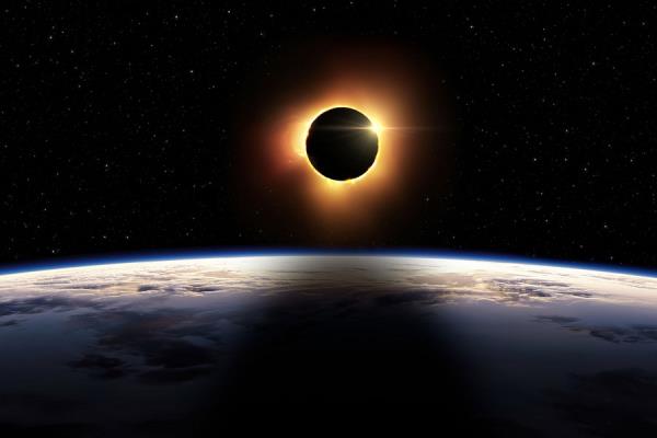 احدث كسوف الشمس موعد أطول حالة ظلام دامس بالأرض خلال قرن