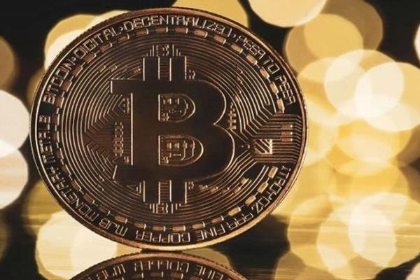 مليار دولار.. خسائر عائلة ترامب في «البيتكوين»