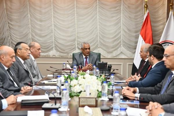 الإنتاج الحربي تبحث مع Hellenic اليونانية التعاون في تطوير الصناعات الدفاعية