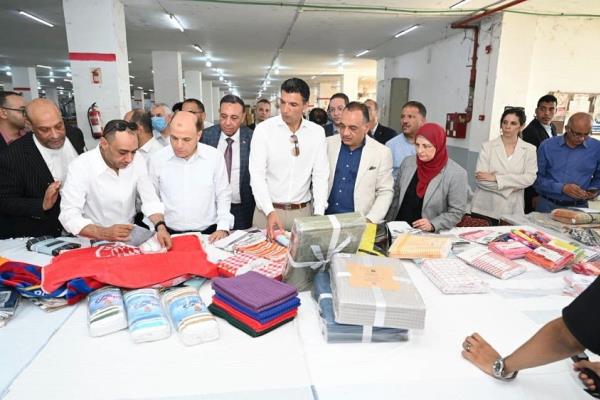 المنسوجات والملابس الجاهزة من الصناعات ذات الأولوية في استراتيجية 2030