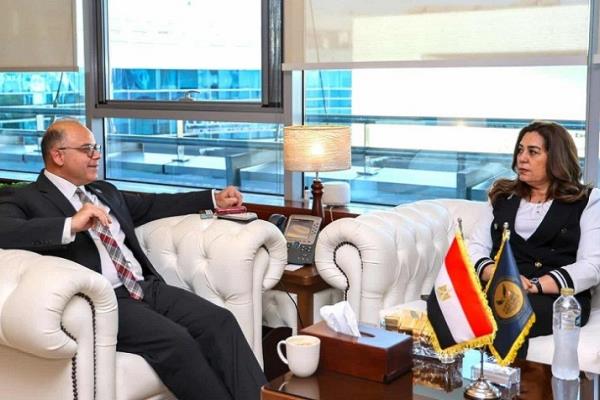رئيس الرقابة المالية يجتمع مع وزيرة التنمية المحلية لبحث آليات التعاون