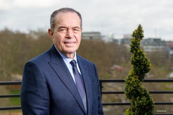 من المحنة إلى العالمية.. قصة رجل أعمال مصري أصبح "سير" في بريطانيا