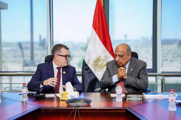وزيري الكهرباء والتخطيط يبحثان خطة الاستثمارات العامة في الطاقة والمعادن النادرة