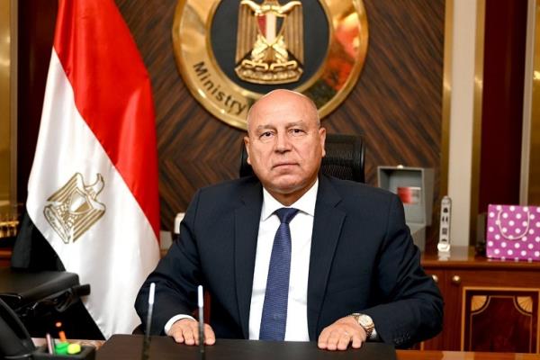 كامل الوزير: السجائر في القطارات كالمخدرات.. ونفرض غرامات على المدخنين