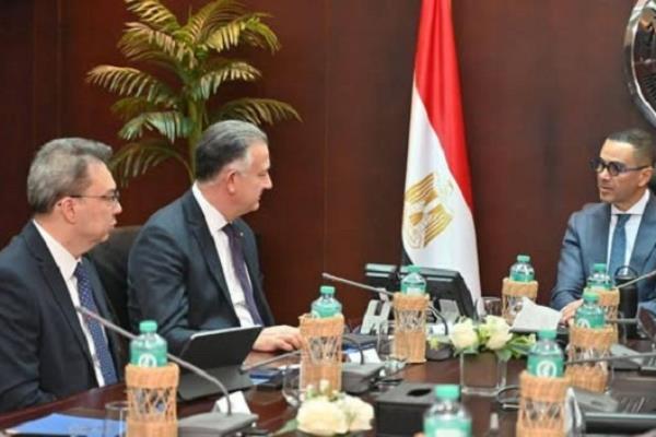 وزير الاستثمار يبحث مع "إكزاشيباشي" التركية تعزيز فرص الاستثمار بالقطاعات الصناعية
