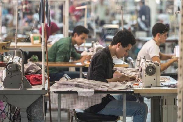 مصر: البنية التحتية وسرعة الإنتاج ترفعان الرهان على نموذج "التصنيع للغير"