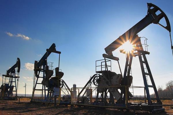 سيناريوهات ما بعد الحرب.. خبراء "أديبك" يحللون بعمق آفاق سوق النفط