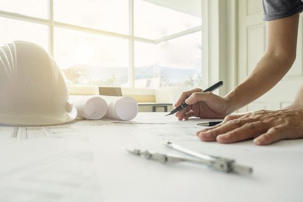 سوق العمل الأمريكي.. وظائف متقلبة وبطالة عند أعلى مستوى منذ 2021