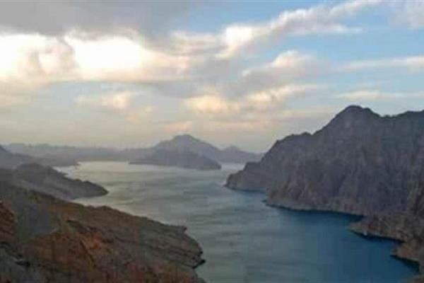 مضيق هرمز.. أهم ممر مائي للنفط  بالعالم  والمواجهة العسكرية قد تدفع إيران إلى إغلاقه