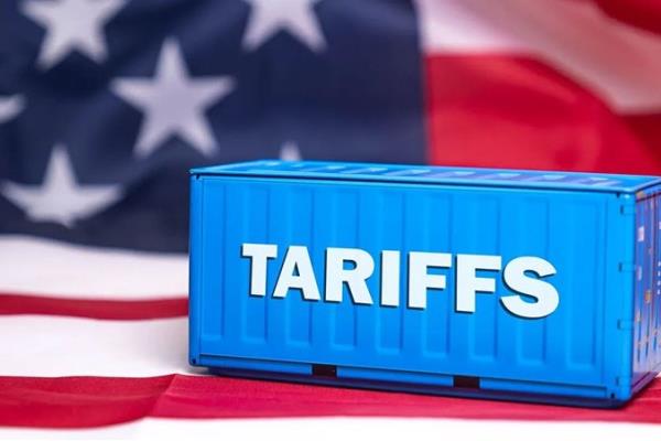 من يدفع ثمن المليارات المفقودة بعد الغاء المحكمة العليا الرسوم الجمركية الشاملة