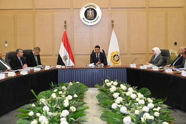 وزير الصناعة يطلق إعادة هيكلة شاملة لـ"مركز تحديث الصناعة" لتعزيز الابتكار