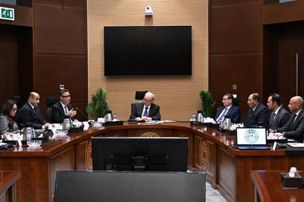 توفير احتياطيات آمنة من مختلف السلع الأساسية تكفي لمدد زمنية طويلة