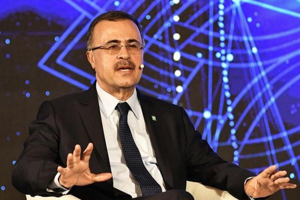 رئيس"أرامكو": السوق ستفقد 100 مليون برميل نفط أسبوعيا إذا بقي مضيق هرمز مغلقا