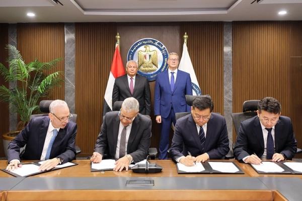 توقيع العقود النهائية لتنفيذ مجمع إنتاج حامض الفسفوريك بالوادي الجديد باستثمارات 658 مليون دولار