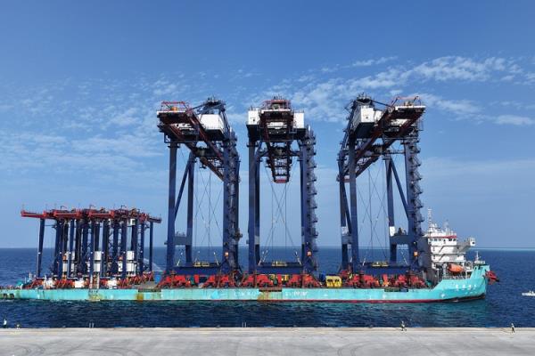 مصر: "موانئ نواتوم" تتسلم رافعات رصيف ورافعات جسرية في محطة سفاجا