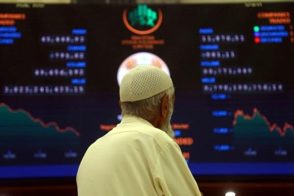 الفائدة ترفع ودائع أكبر 10 بنوك خليجية 8 % إلى 1.27 تريليون دولار