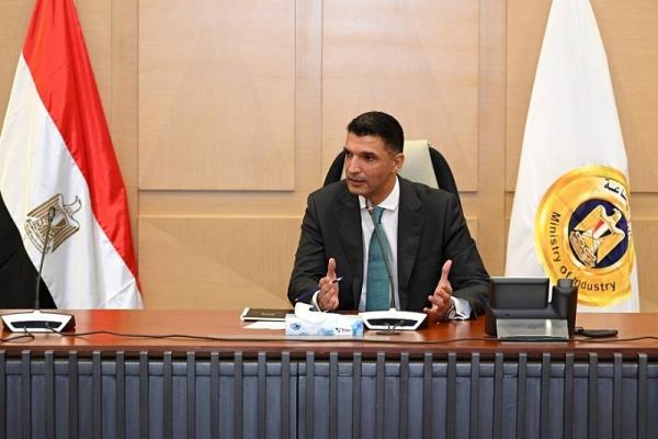 خطة لتوزيع النشاط الصناعي بالمحافظات لخلق فرص عمل والحد من الهجرة