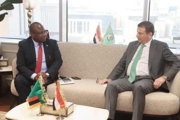 وزير الزراعة يبحث وسفير زامبيا بالقاهرة التعاون بإدارة المياه والصحة الحيوانية
