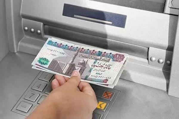 الجنيه المصري يواصل الصعود.. سجل أقوى مستوى أمام الدولار منذ التعويم