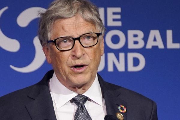 بيل جيتس يحذر: نحن عند نقطة تحول والوقت  ينفد والعالم يقترب من الانهيار