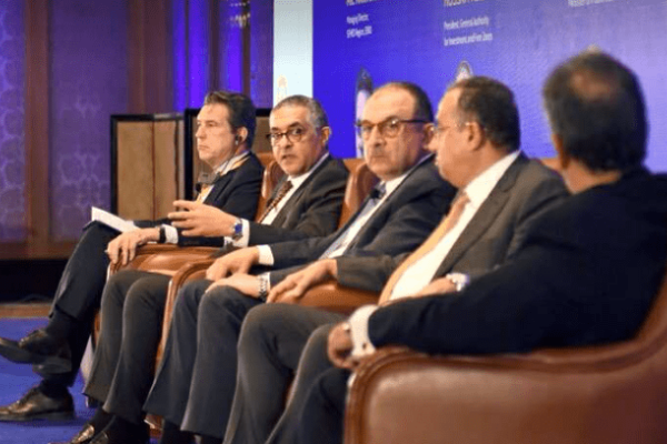 إنتاج ضخم للألواح الشمسية في مصر بنسبة مكون محلي 90% بالربع الأول 2026