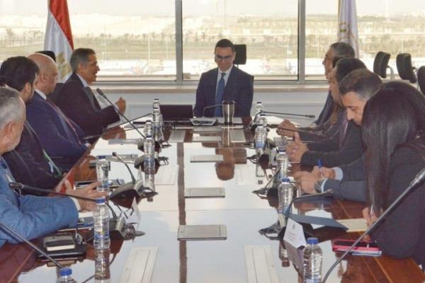 وزير الاستثمار يبحث مع مجموعة أكوا باور السعودية التعاون بالطاقة المتجددة