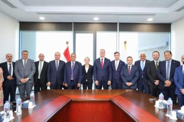 مصر  تتفق مع "إيني" و"بي بي" لاستكشاف النفط في البحر المتوسط