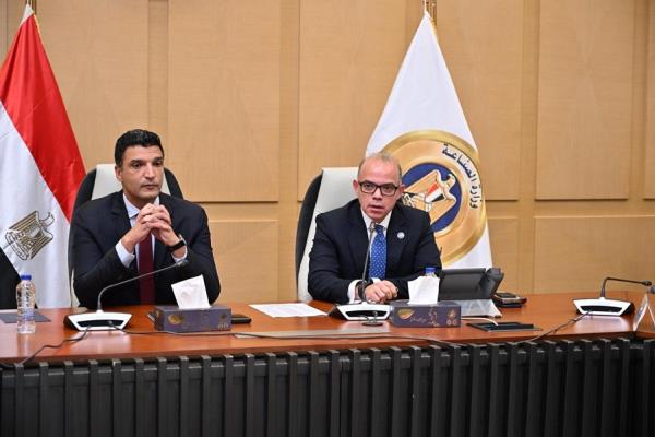 وزيرا الاستثمار والصناعة يبحثان مع منتجي الحديد ومصانع الدرفلة تحديات القطاع