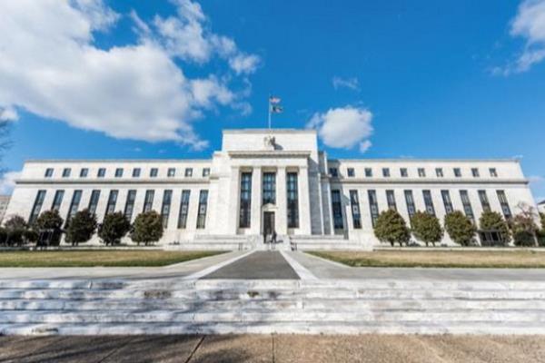 الفيدرالي يستعد لخفضين إضافيين لأسعار الفائدة هذا العام.. وغموض يحيط بـ2026