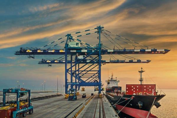 عجز الميزان التجاري يتراجع 29.1% إلى 2.33 مليار دولار خلال فبراير