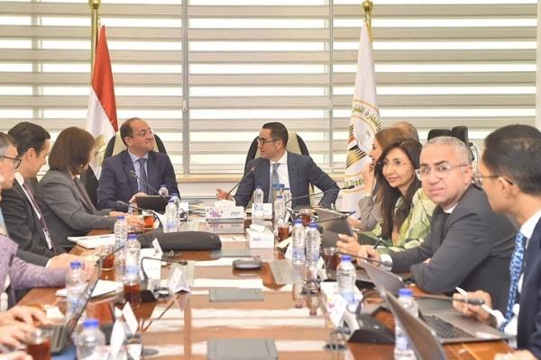 اجتماع موسع لوزيري الاستثمار والمالية مع بعثة صندوق النقد الدولي