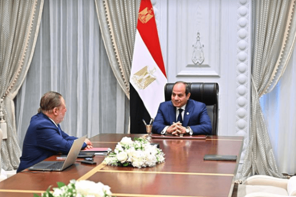الرئيس السيسي.. يجتمع ومحافظ البنك المركزي لتناول محاور أداء الاقتصاد المصري