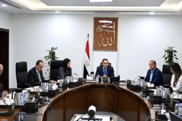 مدبولي يوجه بضم جميع الخبراء والمتخصصين لإعداد خارطة تطوير منظومة الإعلام