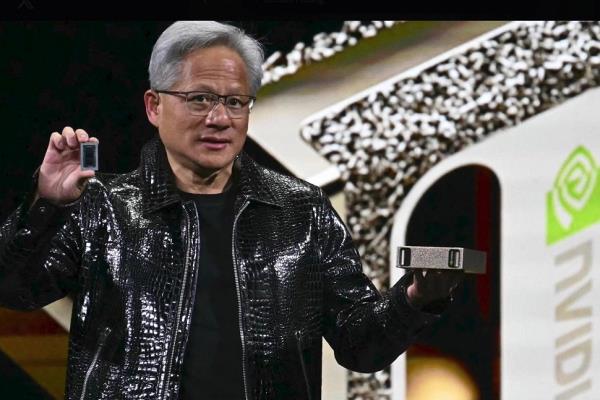 رئيس"إنفيديا" يهاجم مدراء يرفضون الذكاء الاصطناعي بسبب التهديدات التي يشكلها على الوظائف