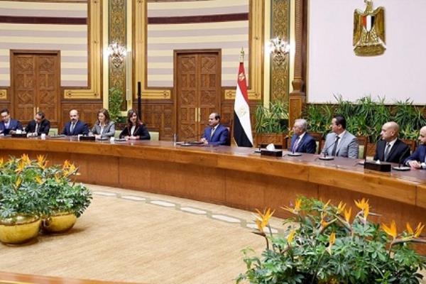 السيسي: حرص الدولة على تحفيز الاستثمار والتفاعل المباشر مع المستثمرين المصريين في الخارج