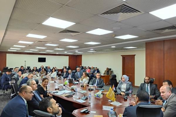 دعوة لتبني مفهوم "البنوك الموجهة للتصدير" وتعزيز الشراكة بين القطاع المصرفي والمصدرين