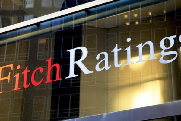 "فيتش": 8.2 مليار برميل مخزون يكفي الاسواق لـ400 يوم دون "هرمز"