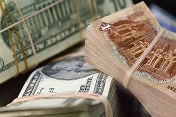 مصر:السوق السوداء للدولار والجنيه المصري تراجع سعره 55% منذ مارس الماضي